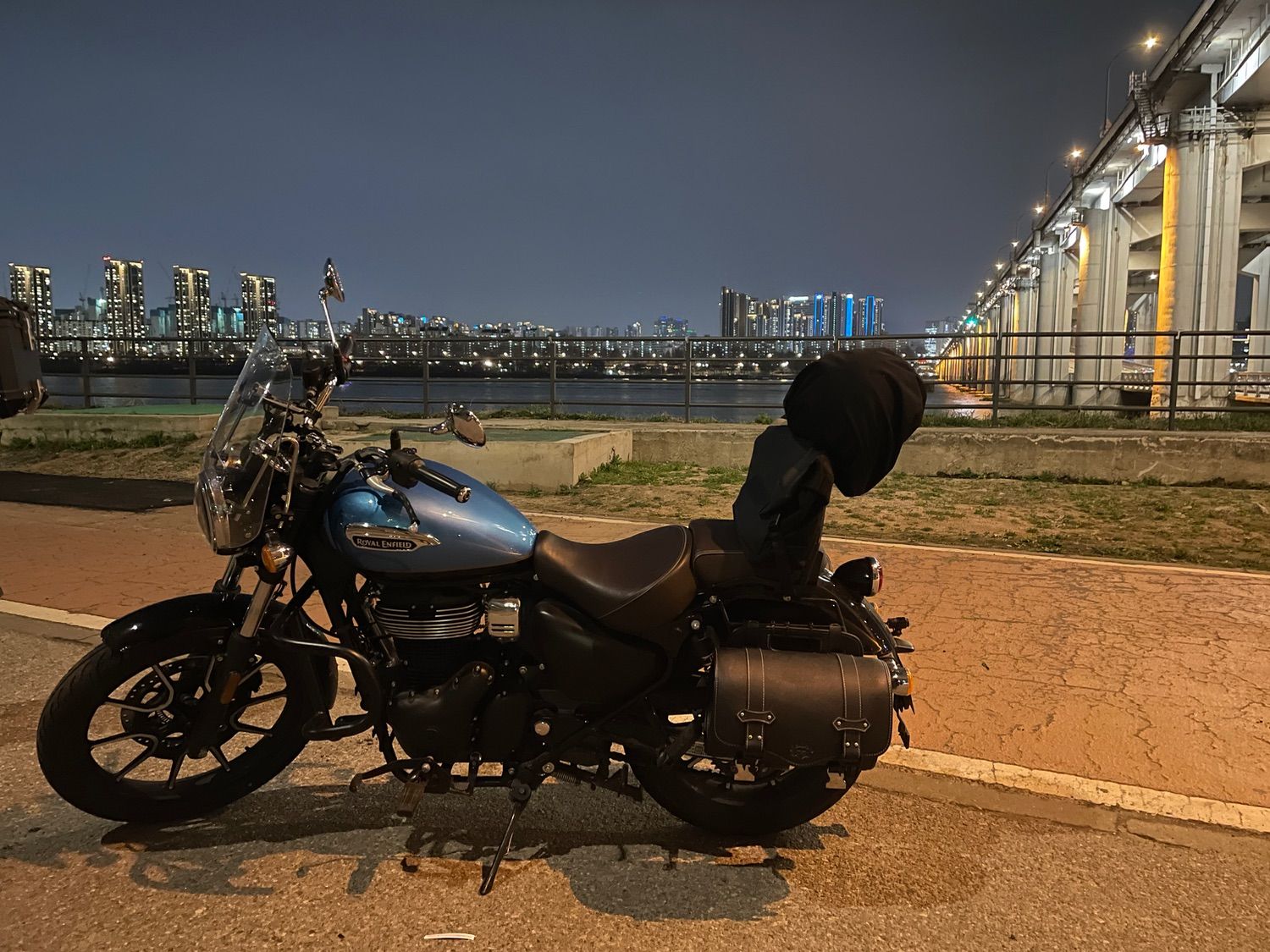 로얄엔필드 메테오 350 more