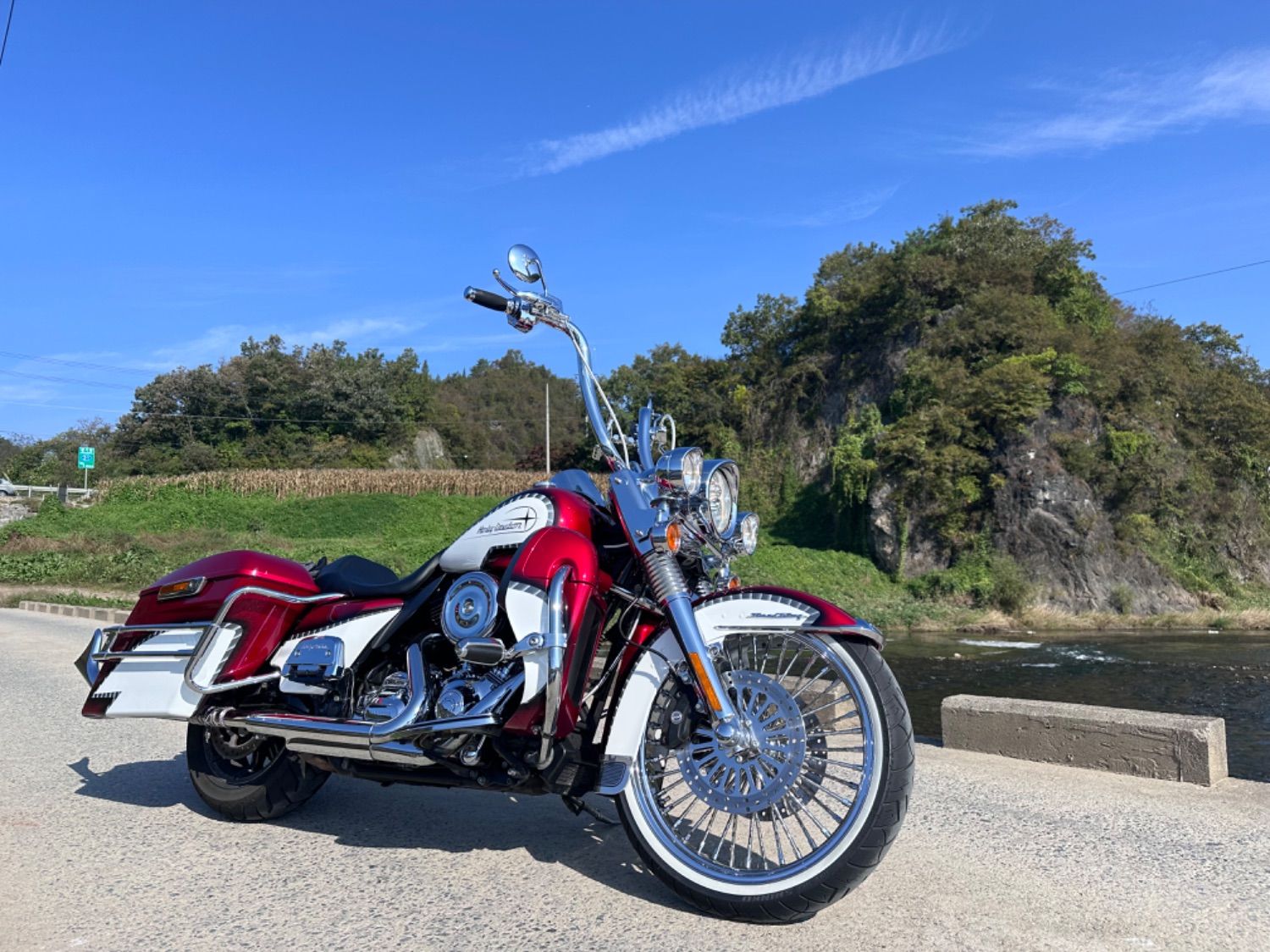 할리데이비슨 로드킹 more