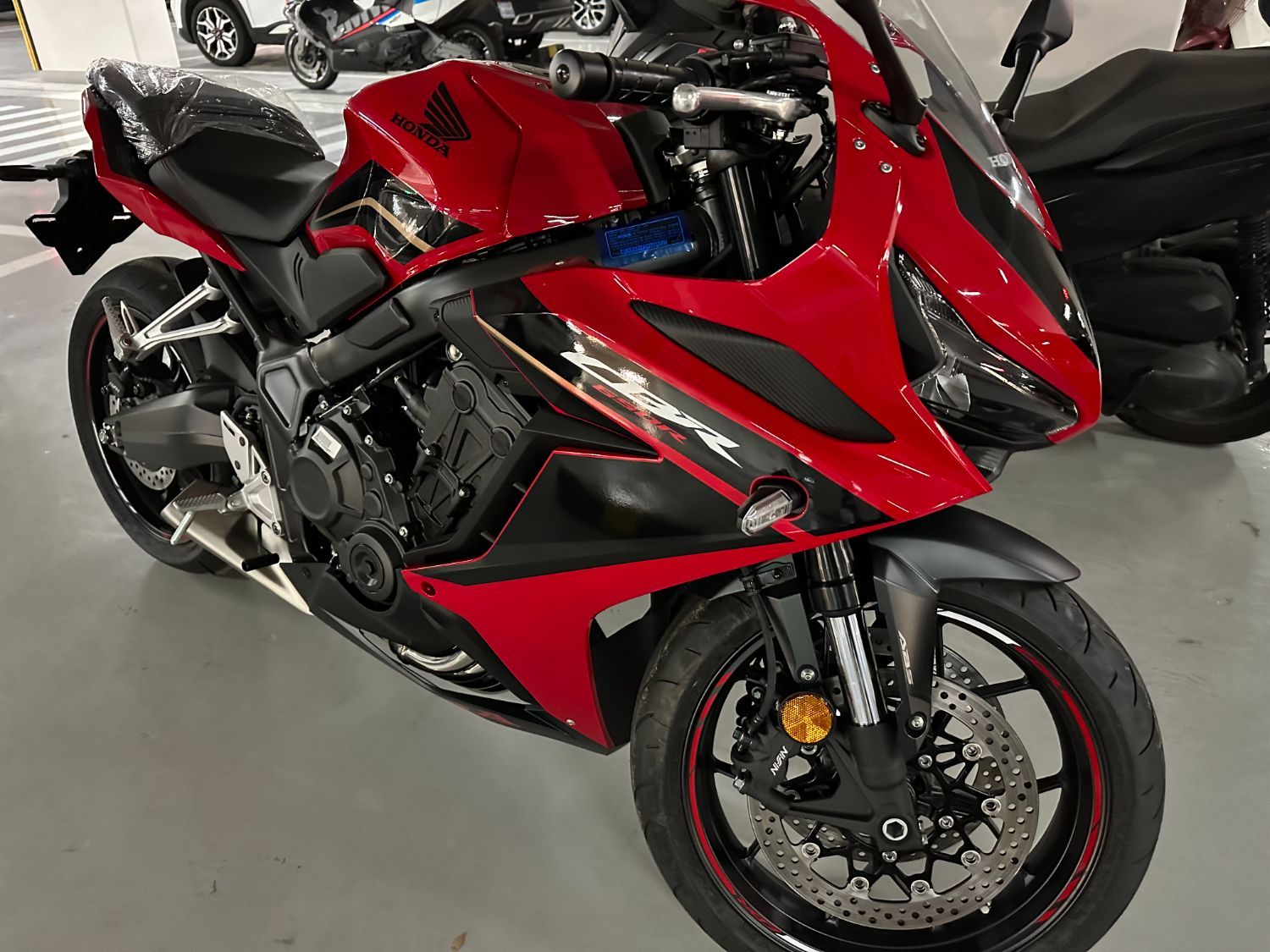혼다 CBR 650 R 2023 레드 사진 2