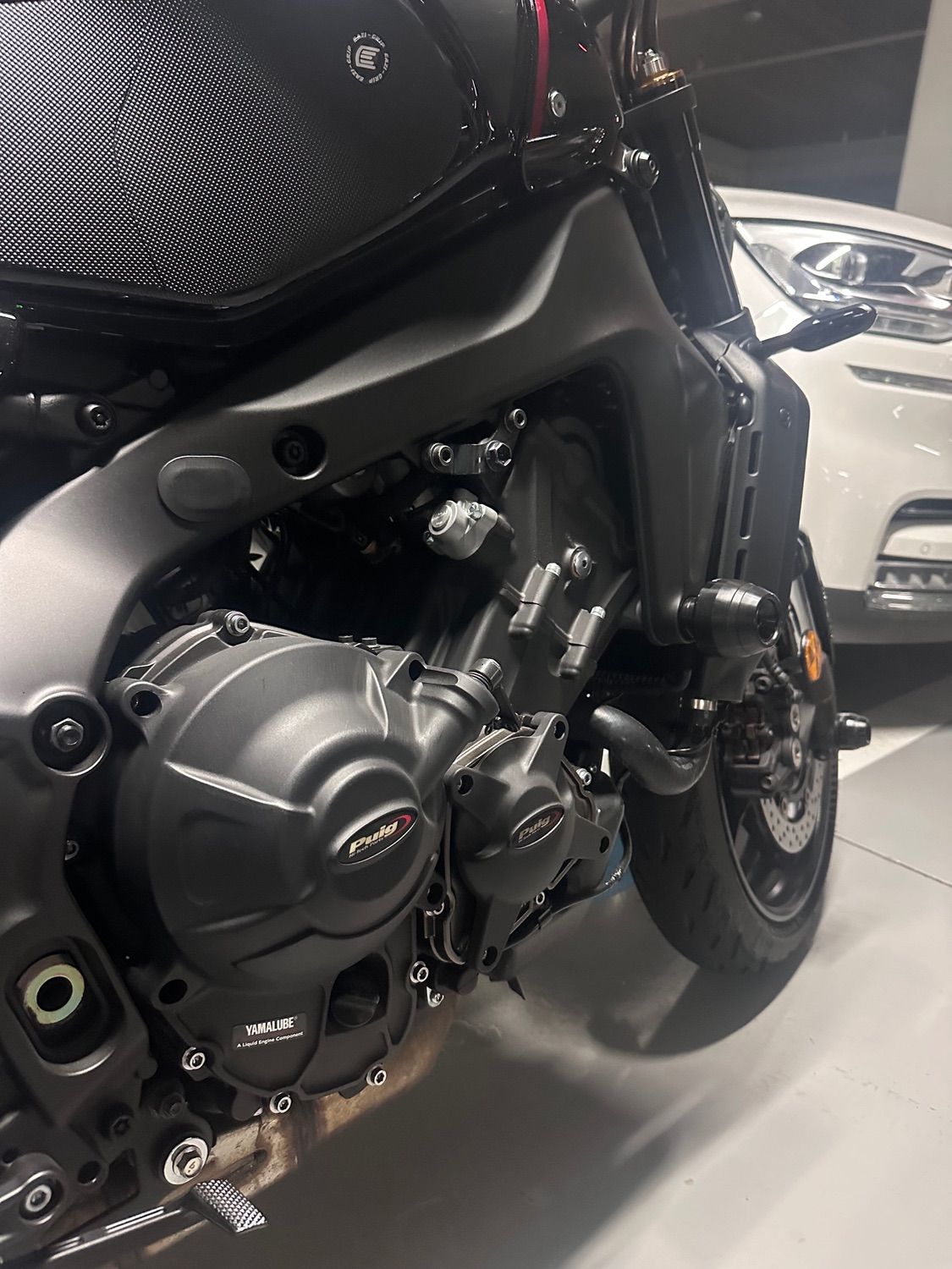 야마하 XSR 900 2023 블랙 사진 2