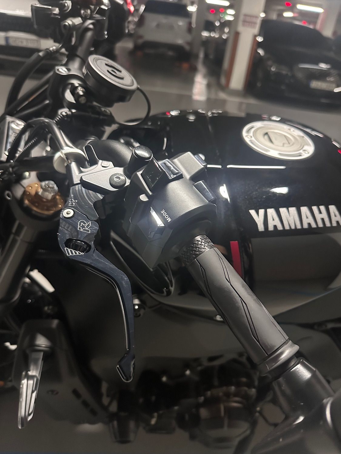 야마하 XSR 900 2023 블랙 사진 5