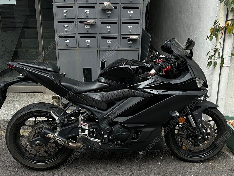 야마하 YZF R3 thumb 2