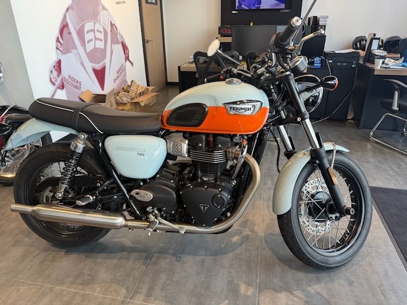 트라이엄프 본네빌 T100 2022 화이트 사진 4