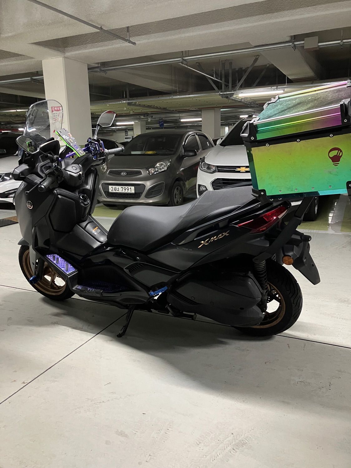 야마하 XMAX 300 ABS main