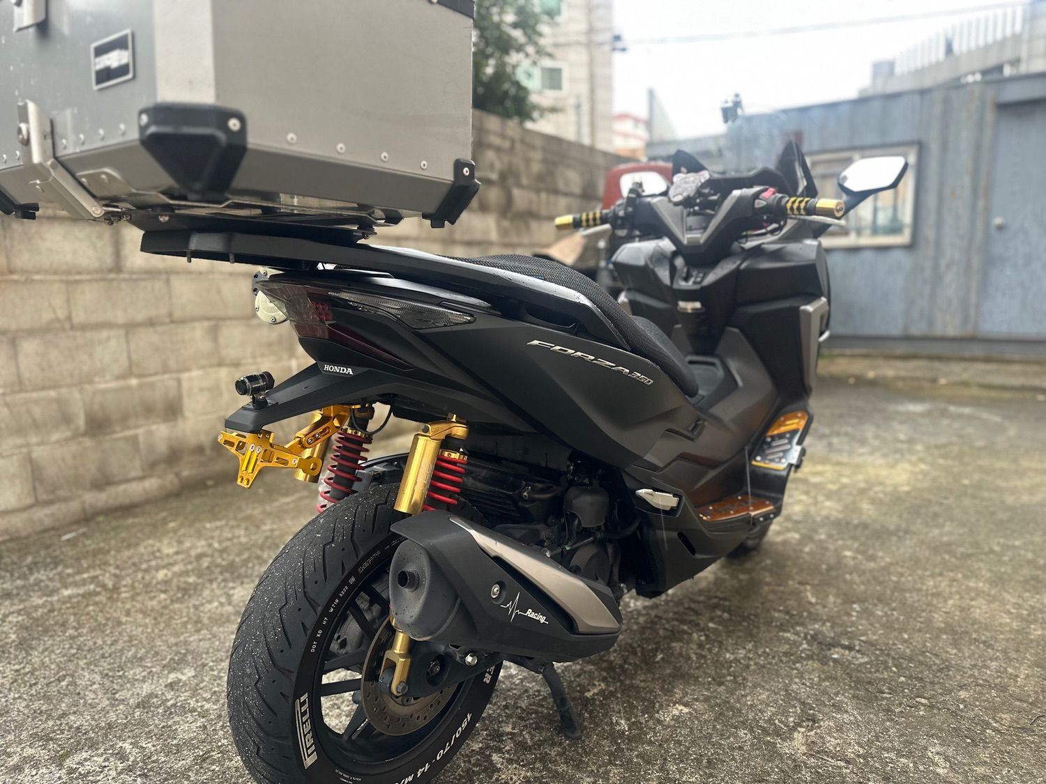 혼다 포르자 350 more