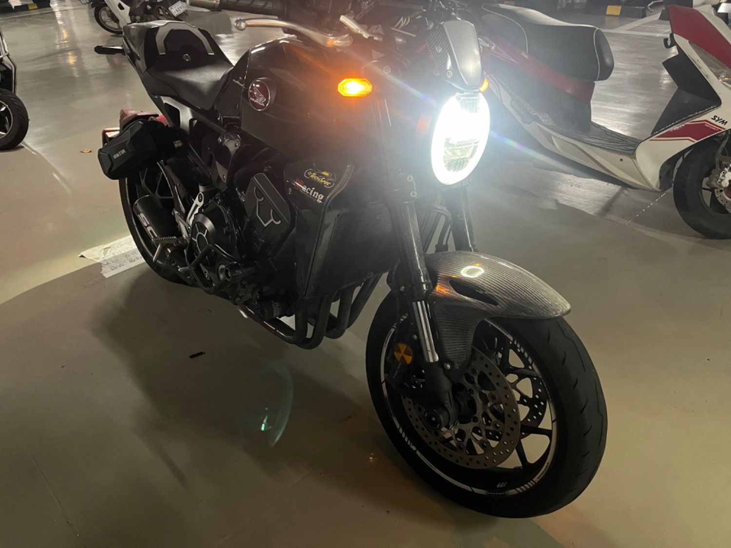 혼다 CB 1000 R 2020 블랙 사진 2