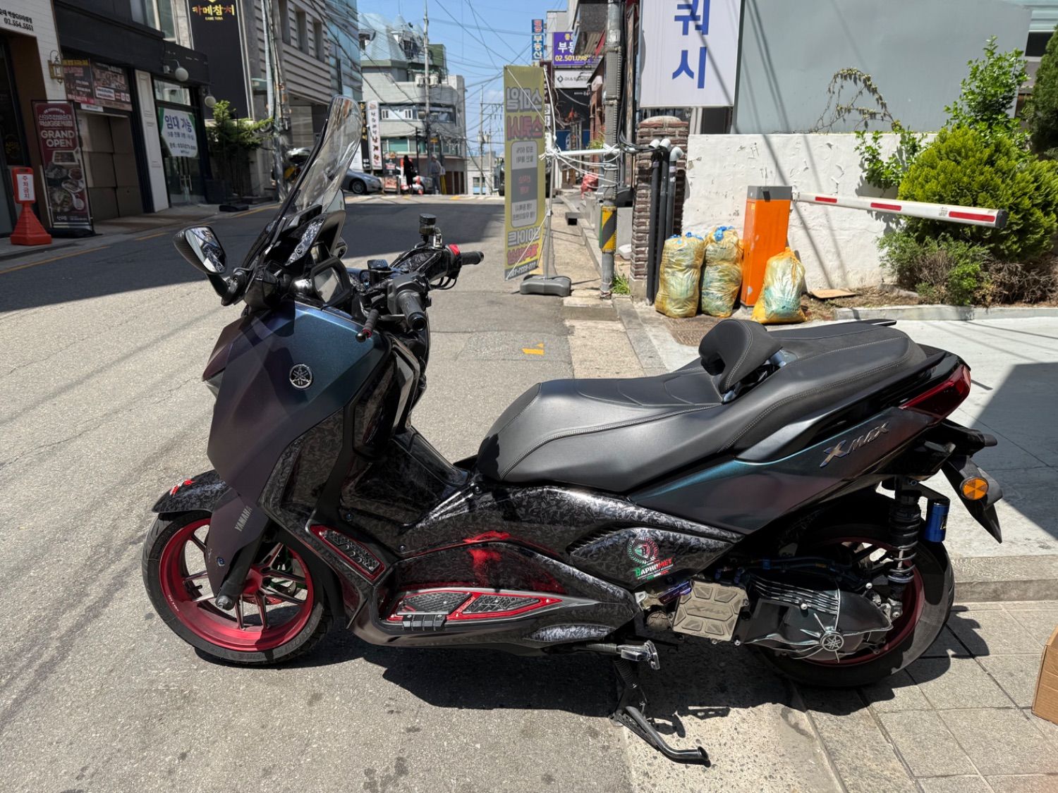 야마하 XMAX 300 ABS thumb 2
