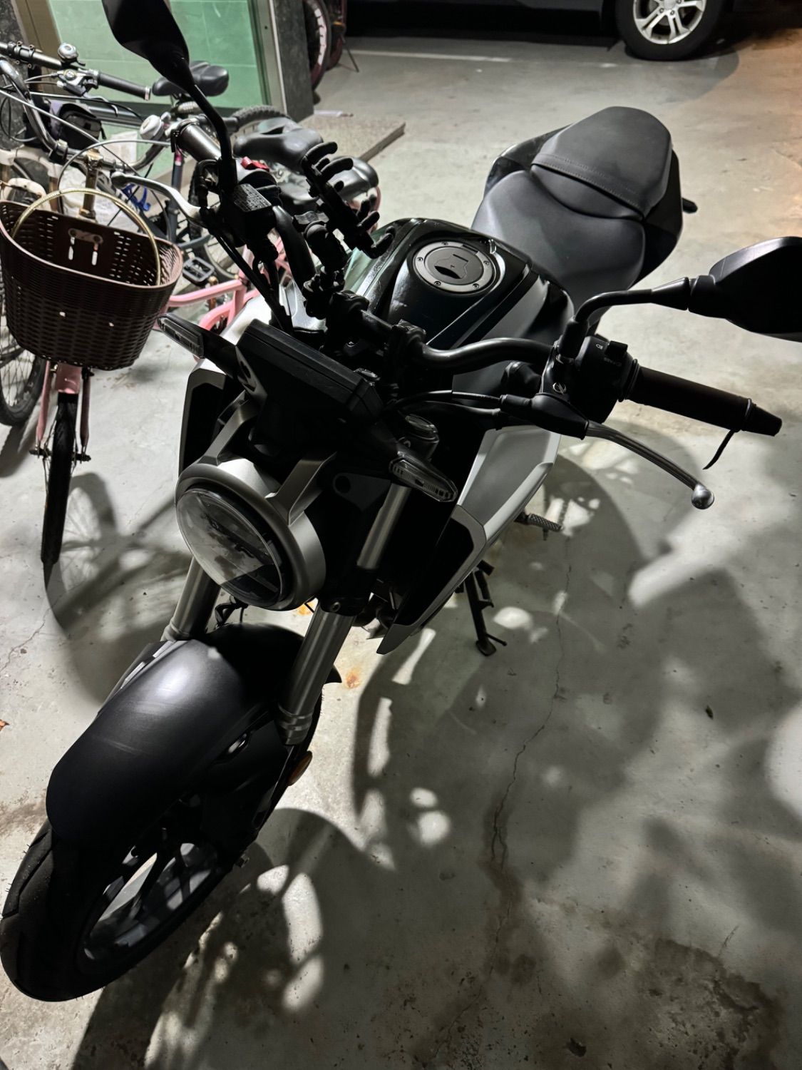 혼다 CB 125 R thumb 2