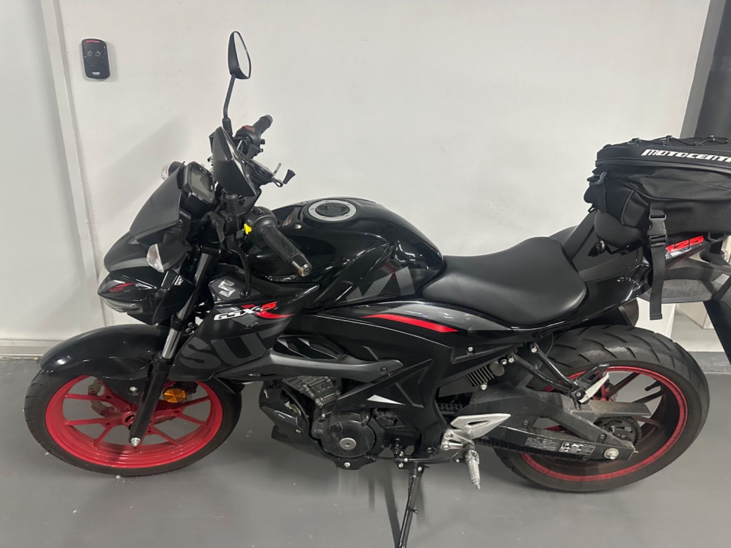 스즈키 GSX S 125 main