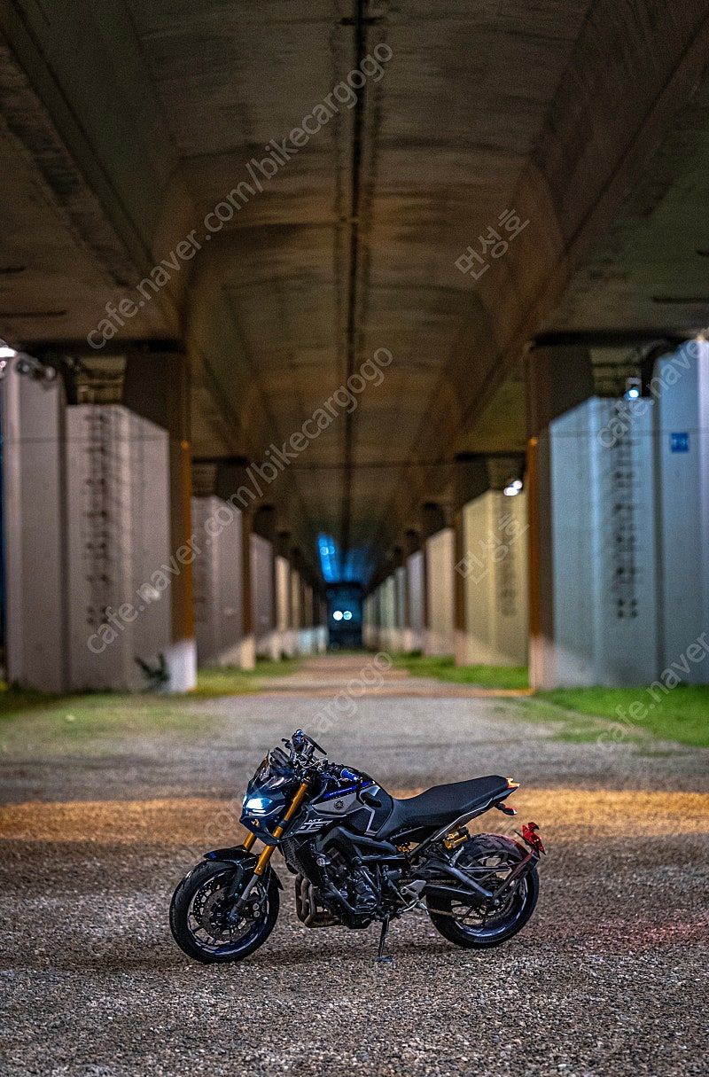 야마하 MT 09 thumb 2