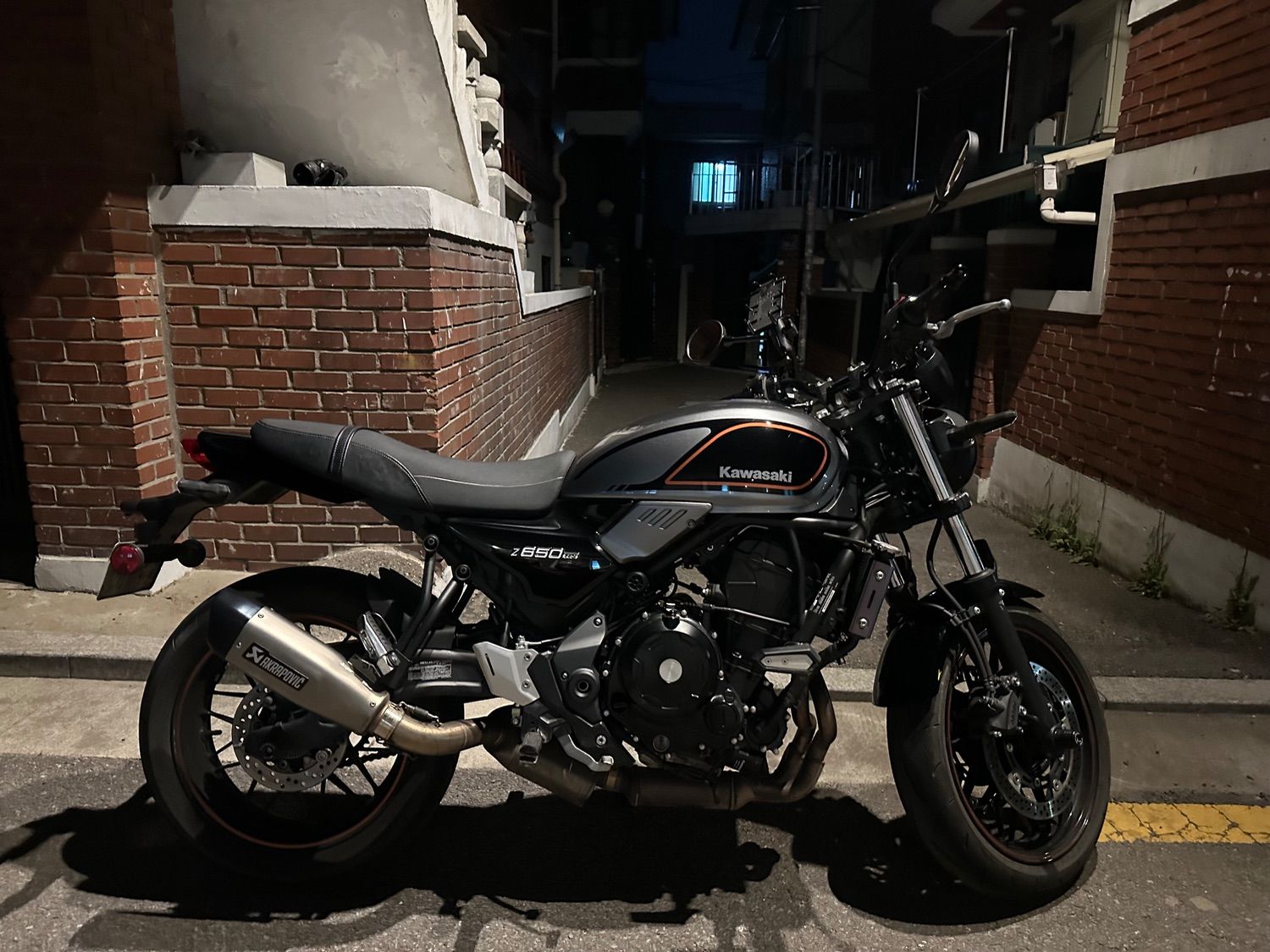 가와사키 Z 650 RS thumb 2