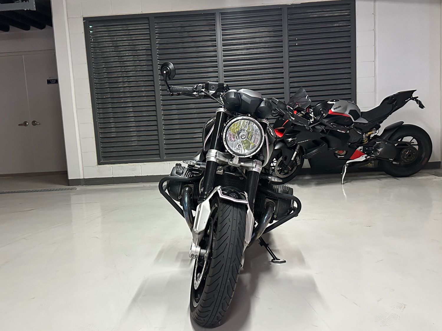 BMW R nine T 2016 블랙 사진 1