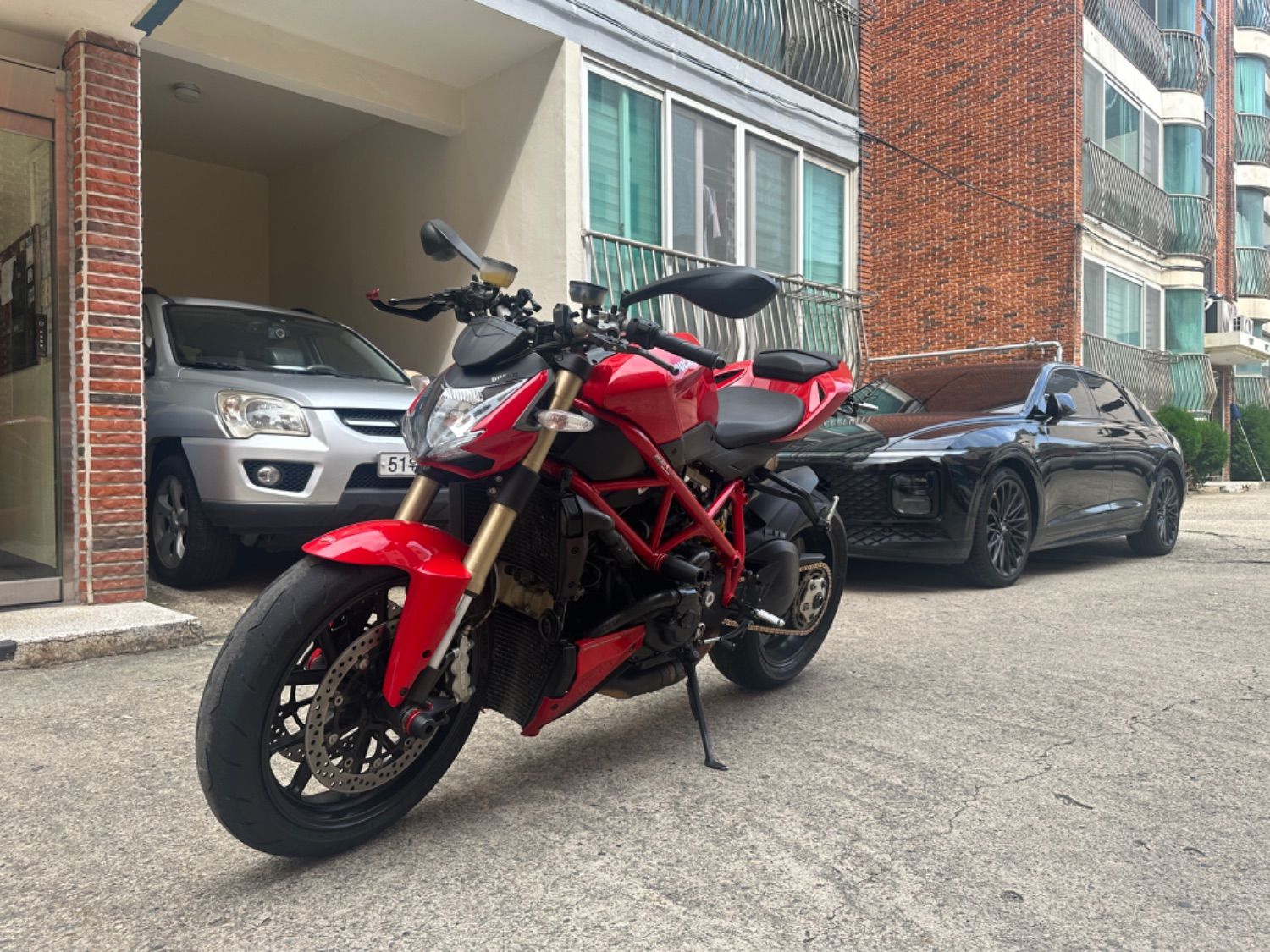 두카티 스트리트파이터 848 main