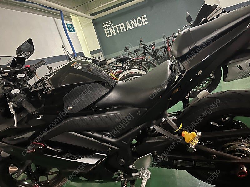 야마하 YZF R3 thumb 2