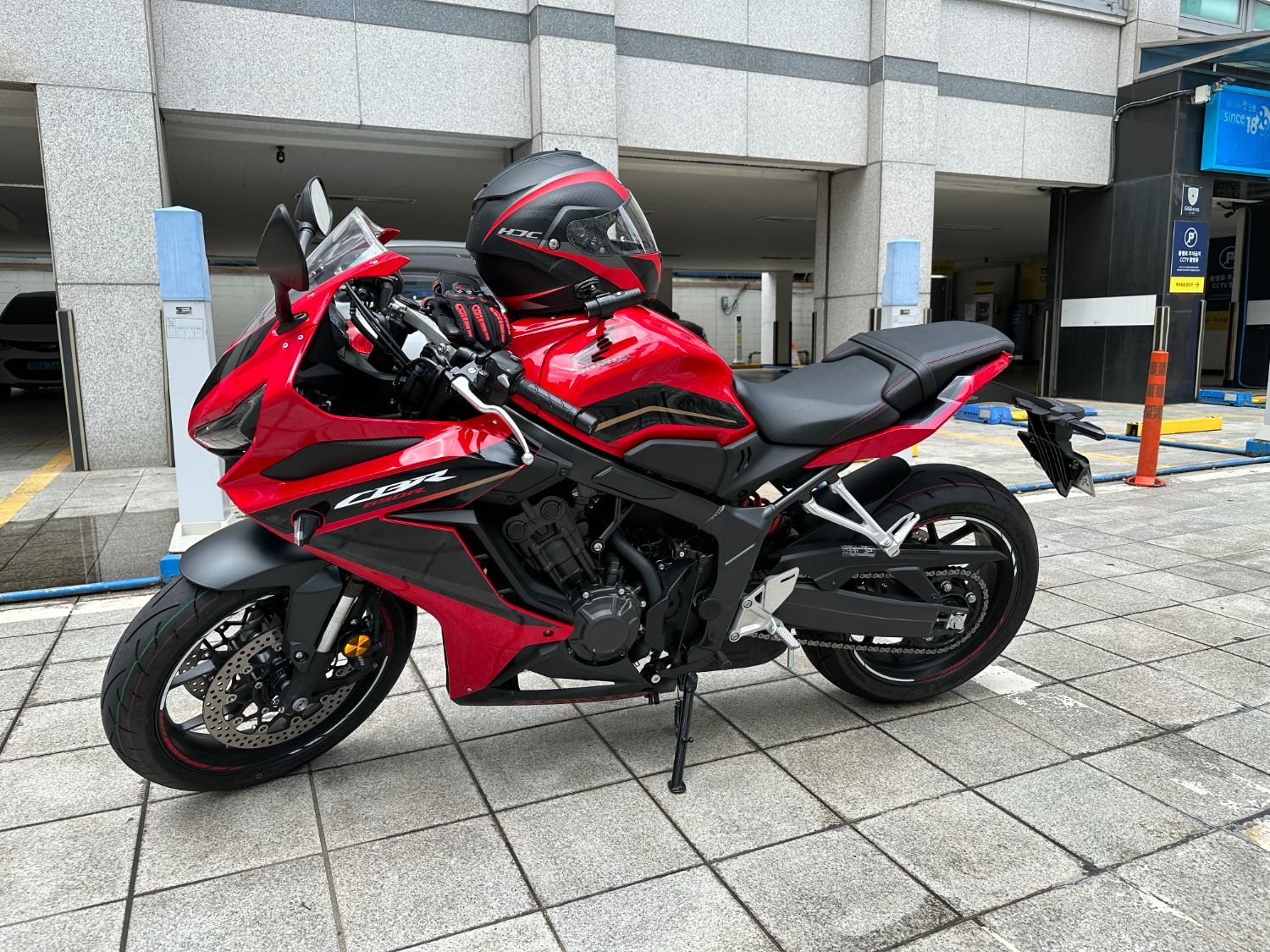 혼다 CBR 650 R 2023 레드 사진 4