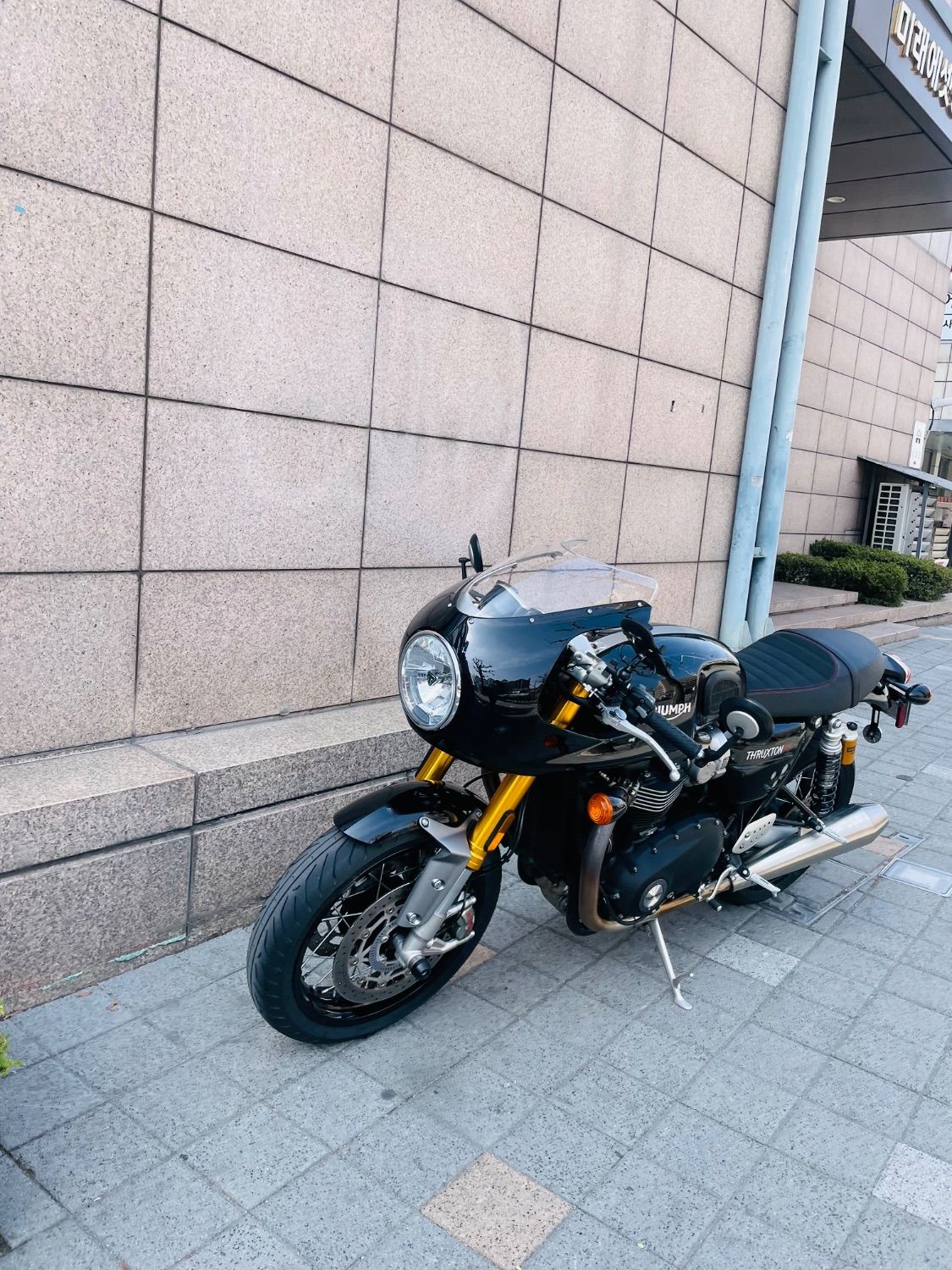 트라이엄프 트럭스턴 RS 2022 블랙 사진 6