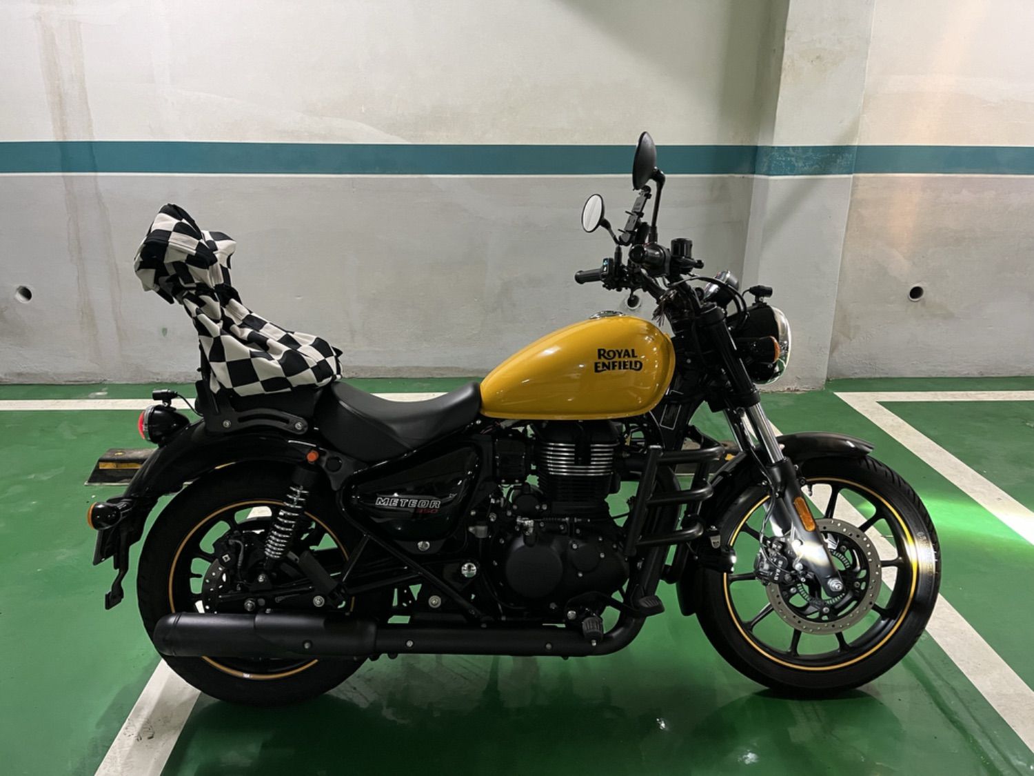 로얄엔필드 메테오 350 thumb 2