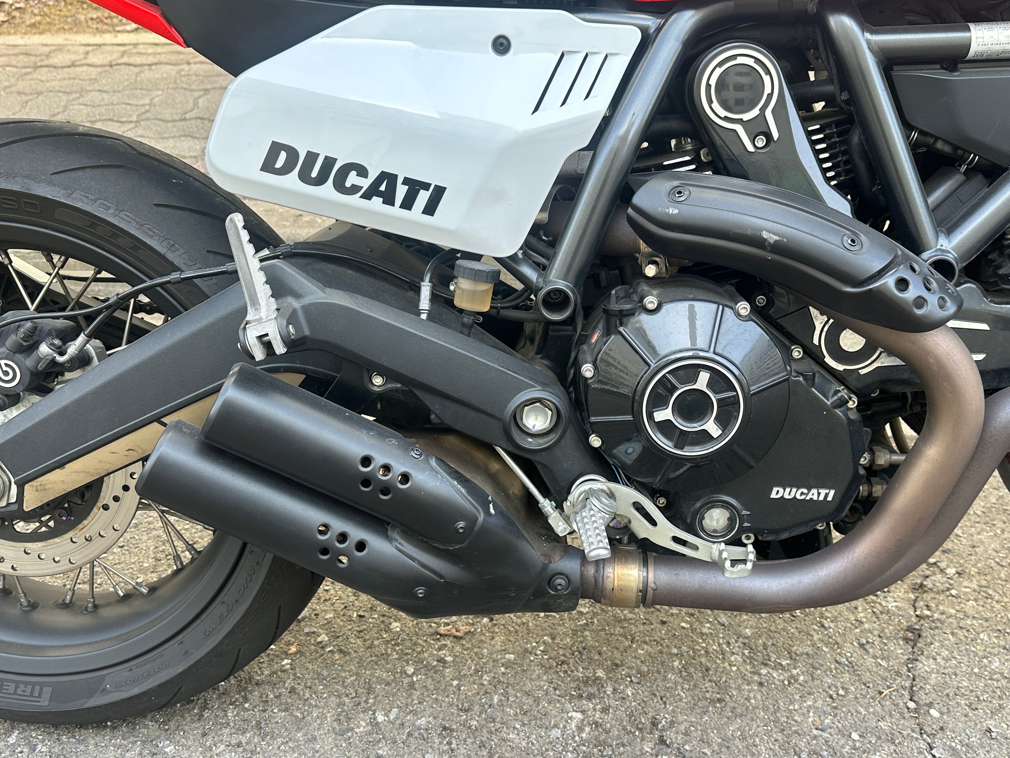 두카티 스크램블러 어반 모타드 more