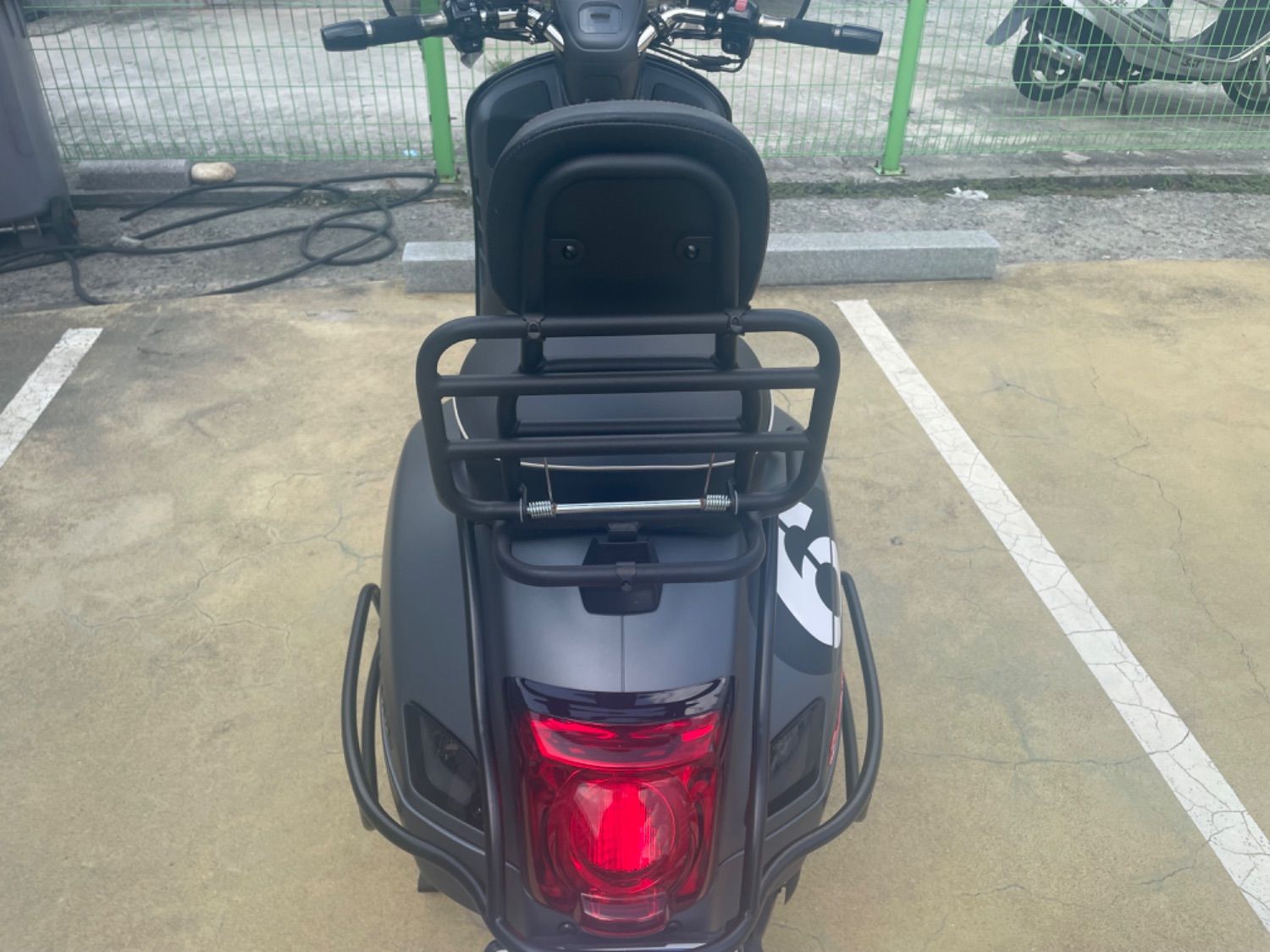 베스파 GTV 300 세이조르니 thumb 2