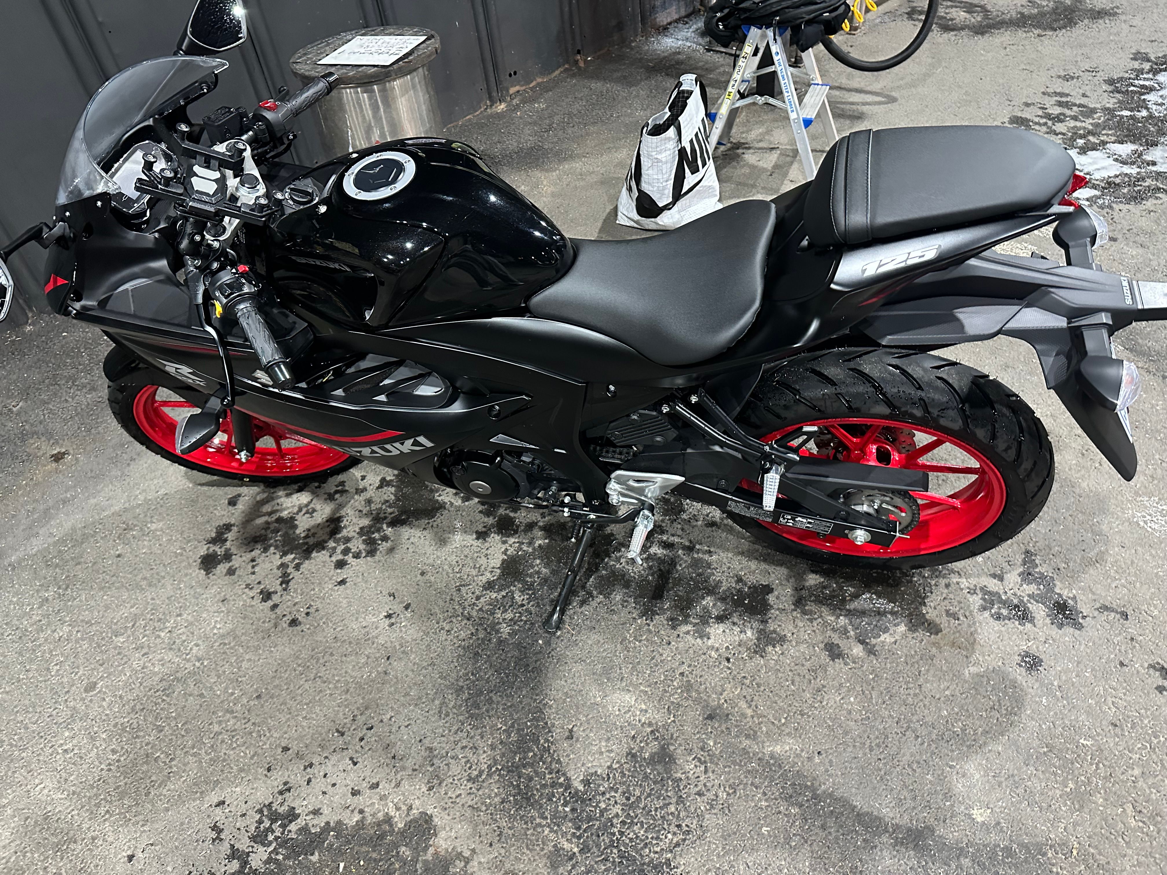 스즈키 GSX R 125 ABS more