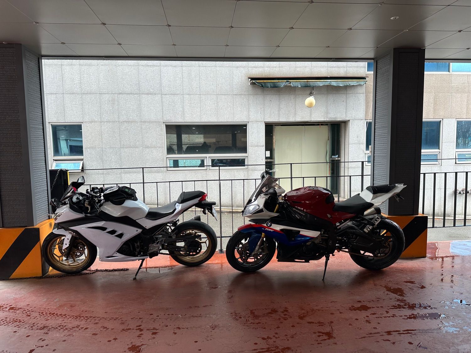 BMW S 1000 RR 2011 버건디 사진 1