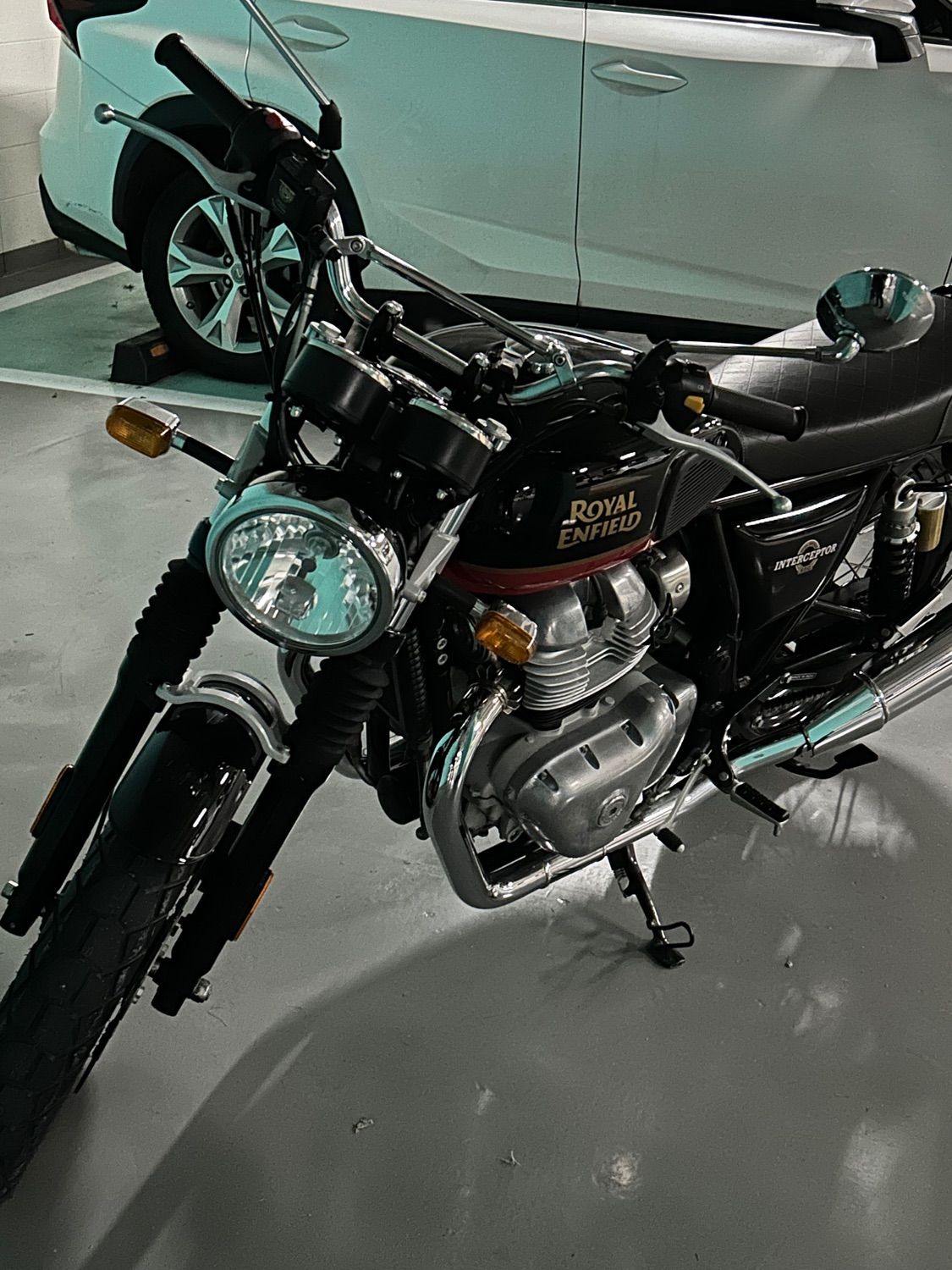 로얄엔필드 인터셉터 650 thumb 2