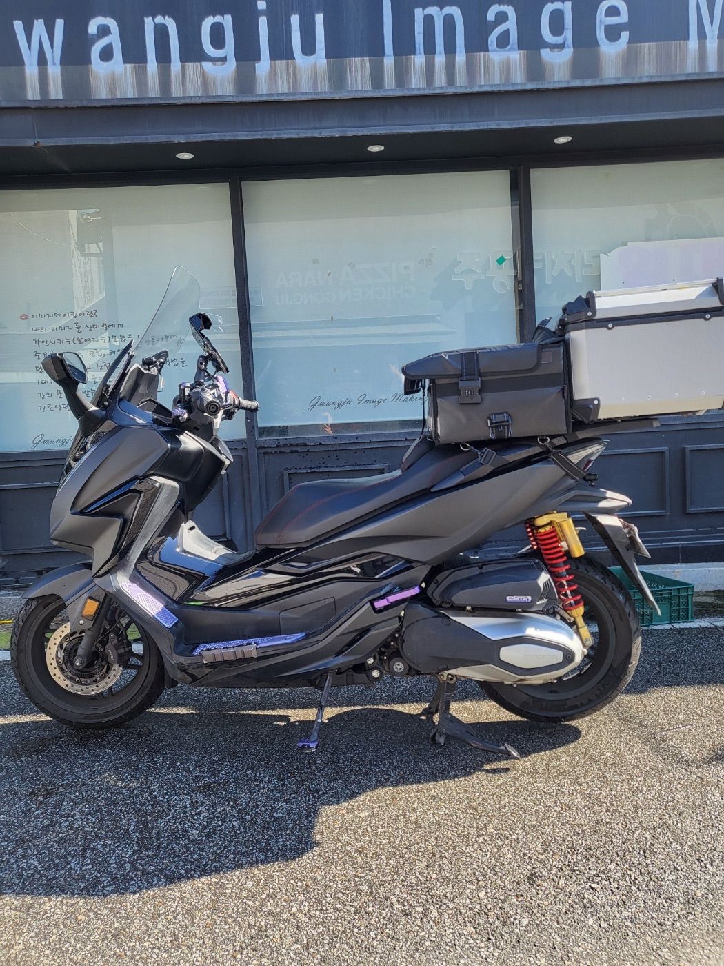 혼다 포르자 350 more