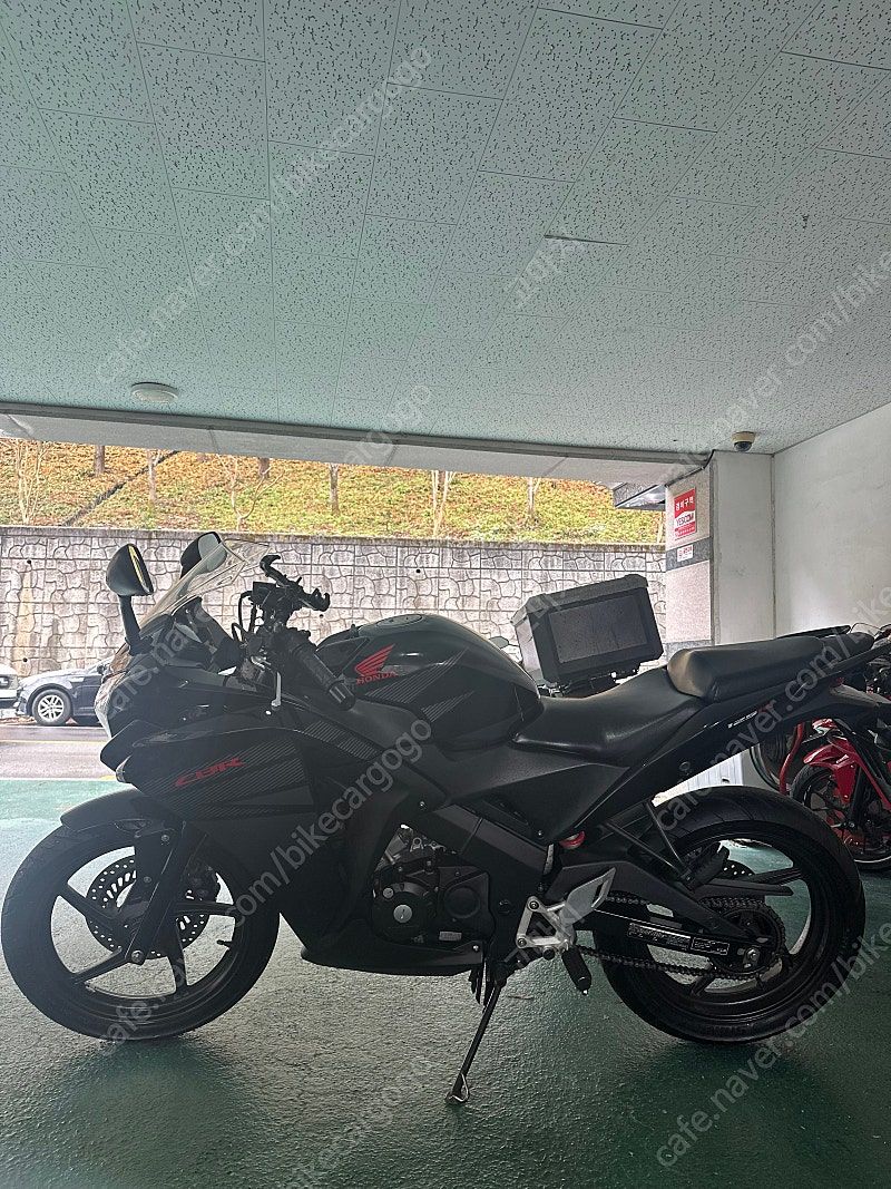 혼다 CBR 125 R thumb 2