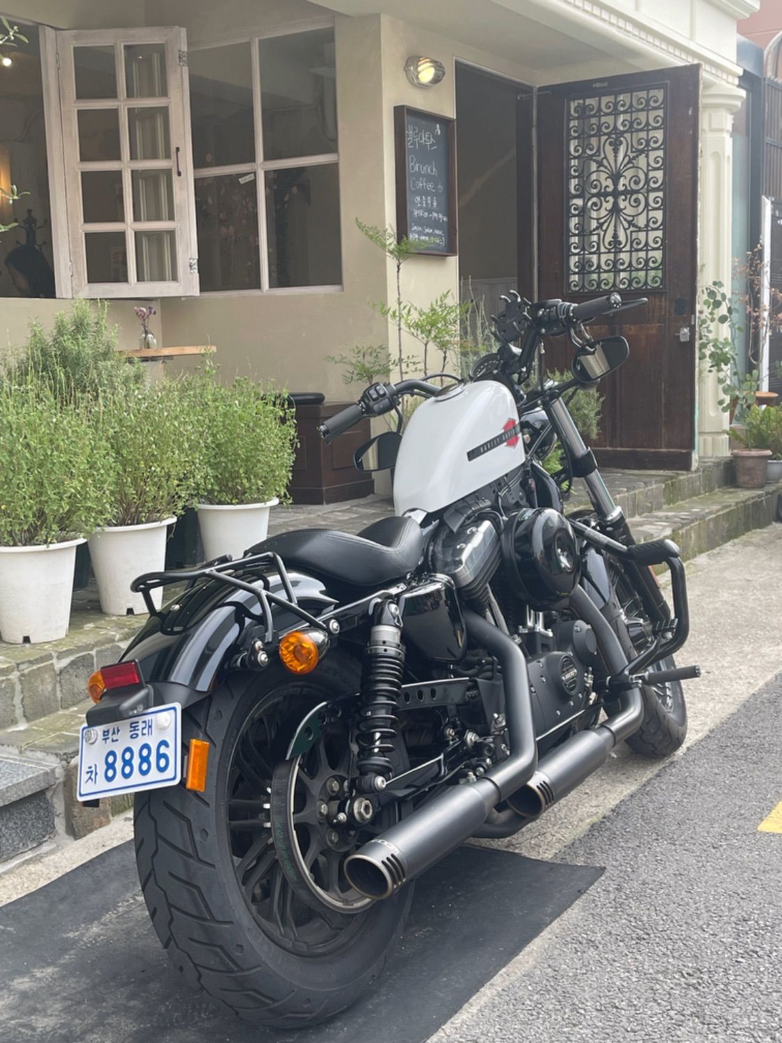 할리데이비슨 포티에잇 more