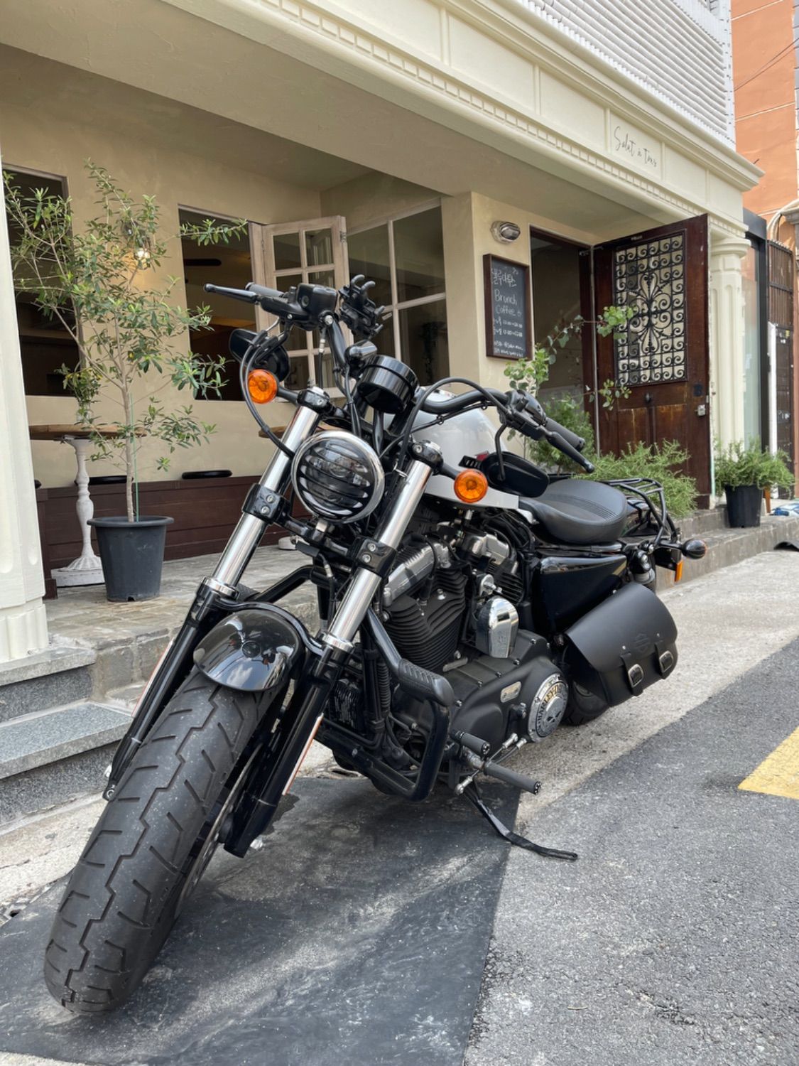 할리데이비슨 포티에잇 thumb 2