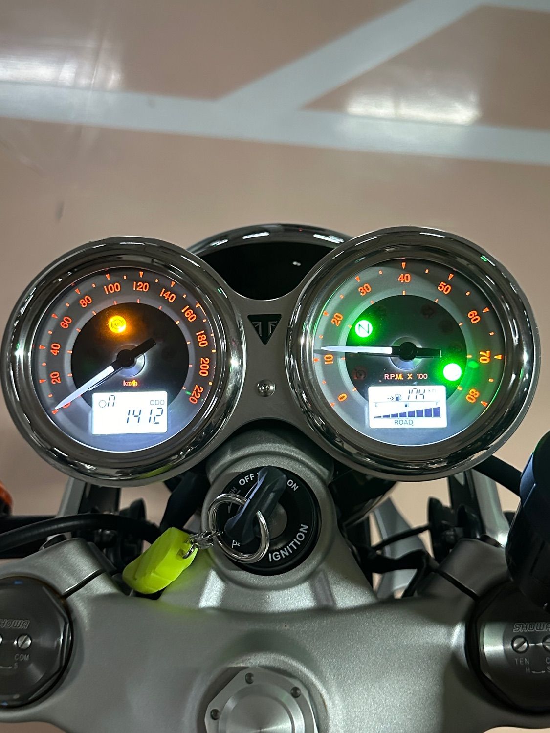 트라이엄프 트럭스턴 RS more