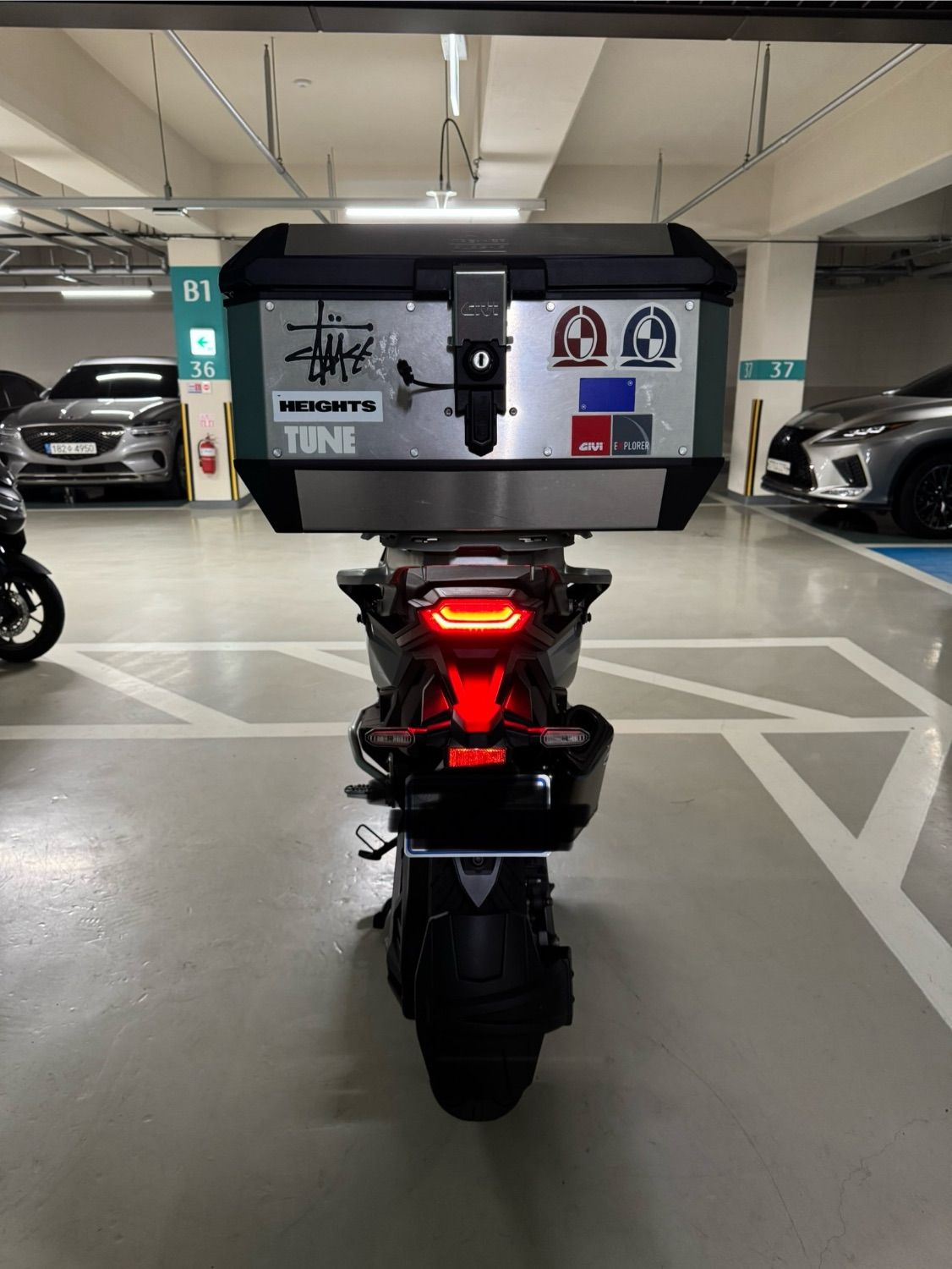 혼다 X ADV 2023 건메탈 사진 5