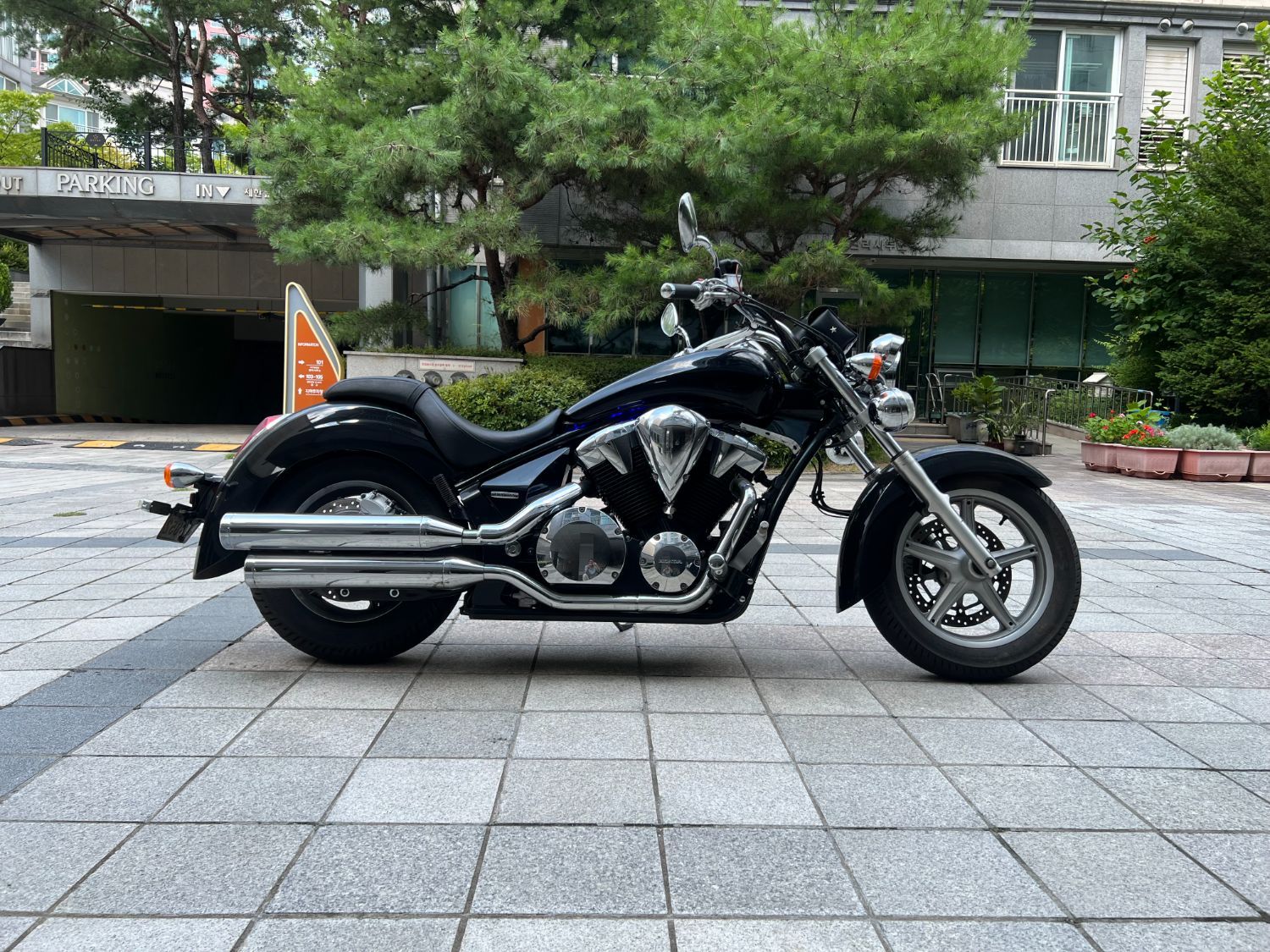 혼다 VT 1300 CR 2010 블랙 사진 5