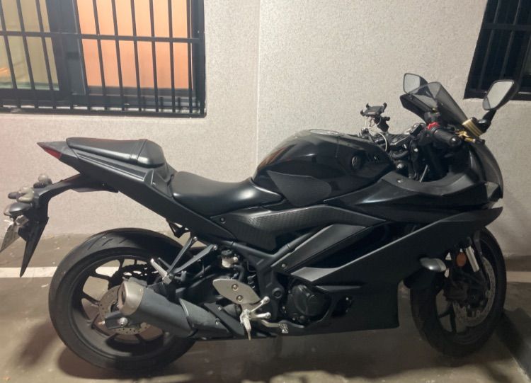 야마하 YZF R3 thumb 2