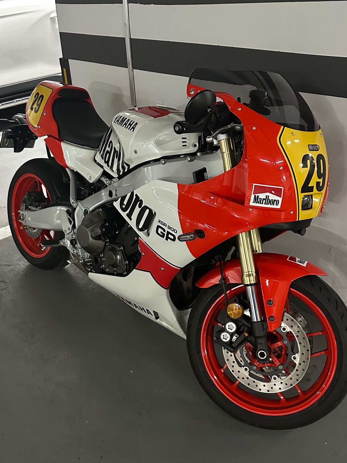 야마하 XSR 900 GP 2024 레드 사진 2