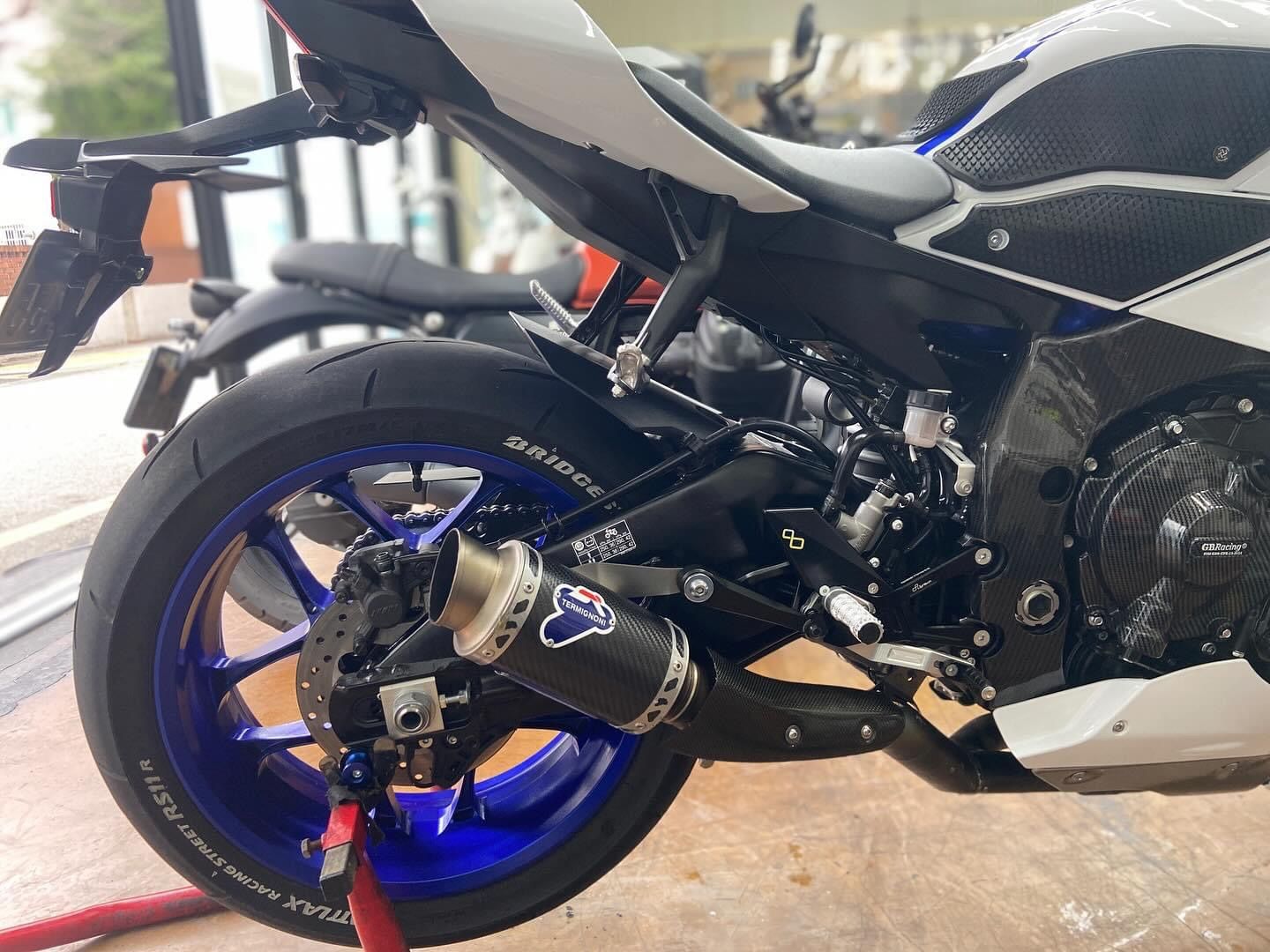 Yamaha R1 2023 Rear 야마하 YZF R1 2023년식 개인중고 2,000만원 | 라이트바겐