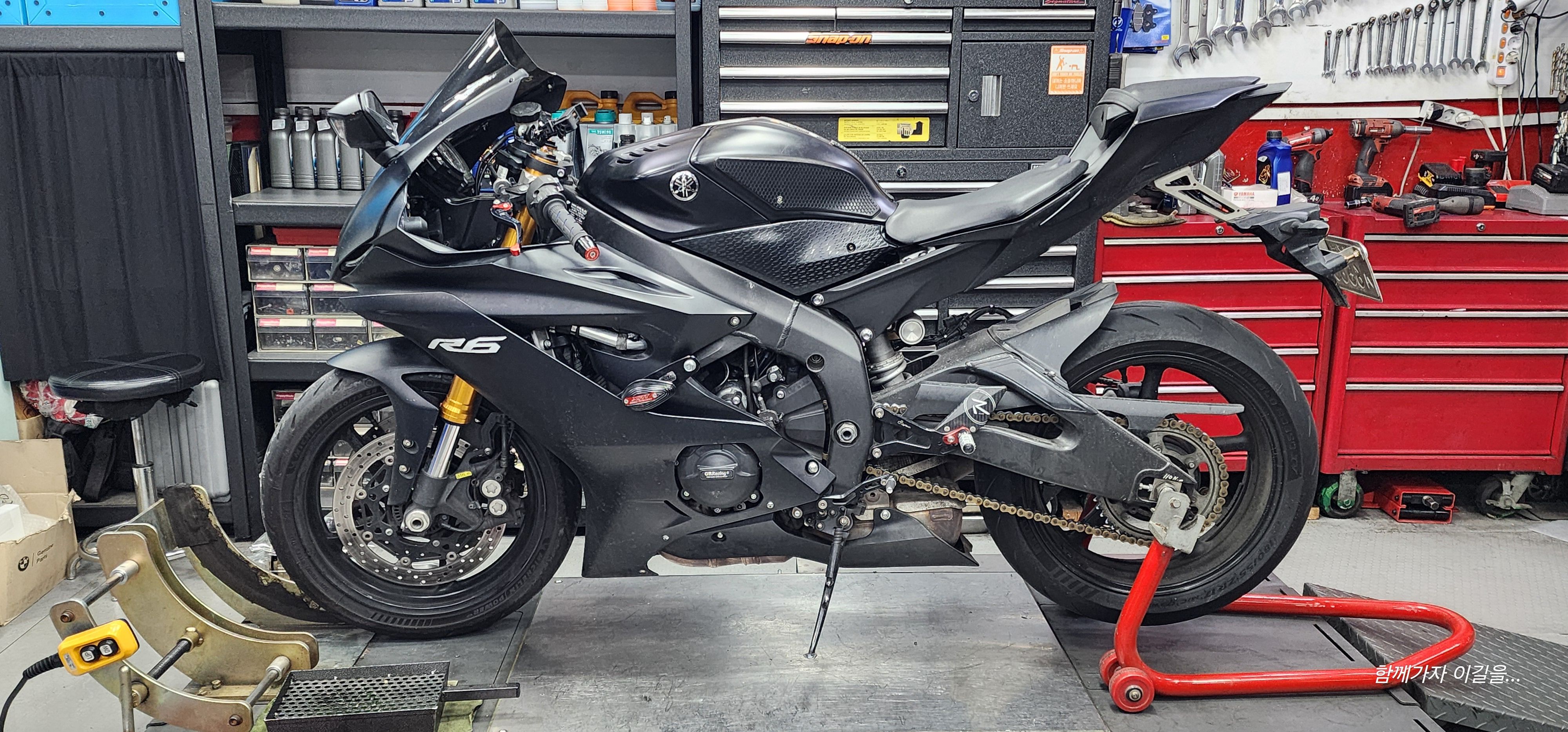 야마하 YZF R6 thumb 2