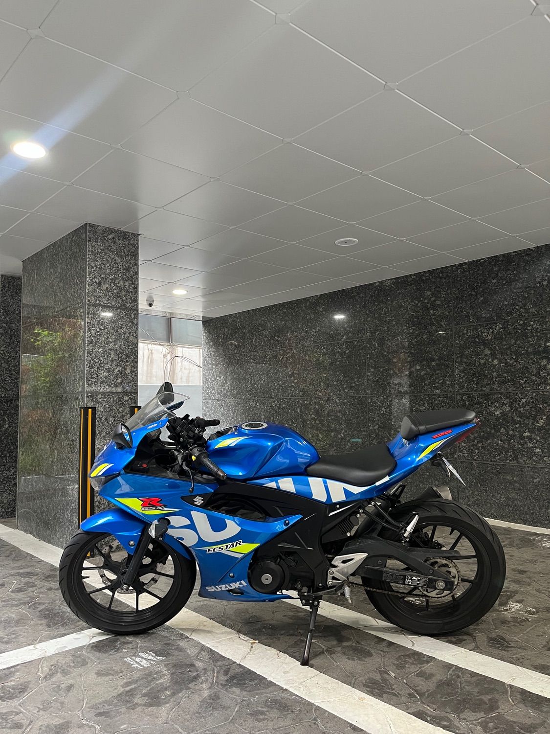 스즈키 GSX R 125 ABS thumb 2