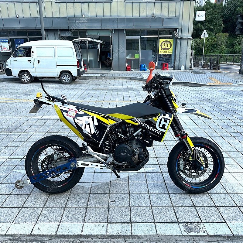 허스크바나 701 슈퍼모토 thumb 2