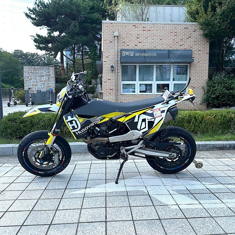 허스크바나 701 슈퍼모토 more