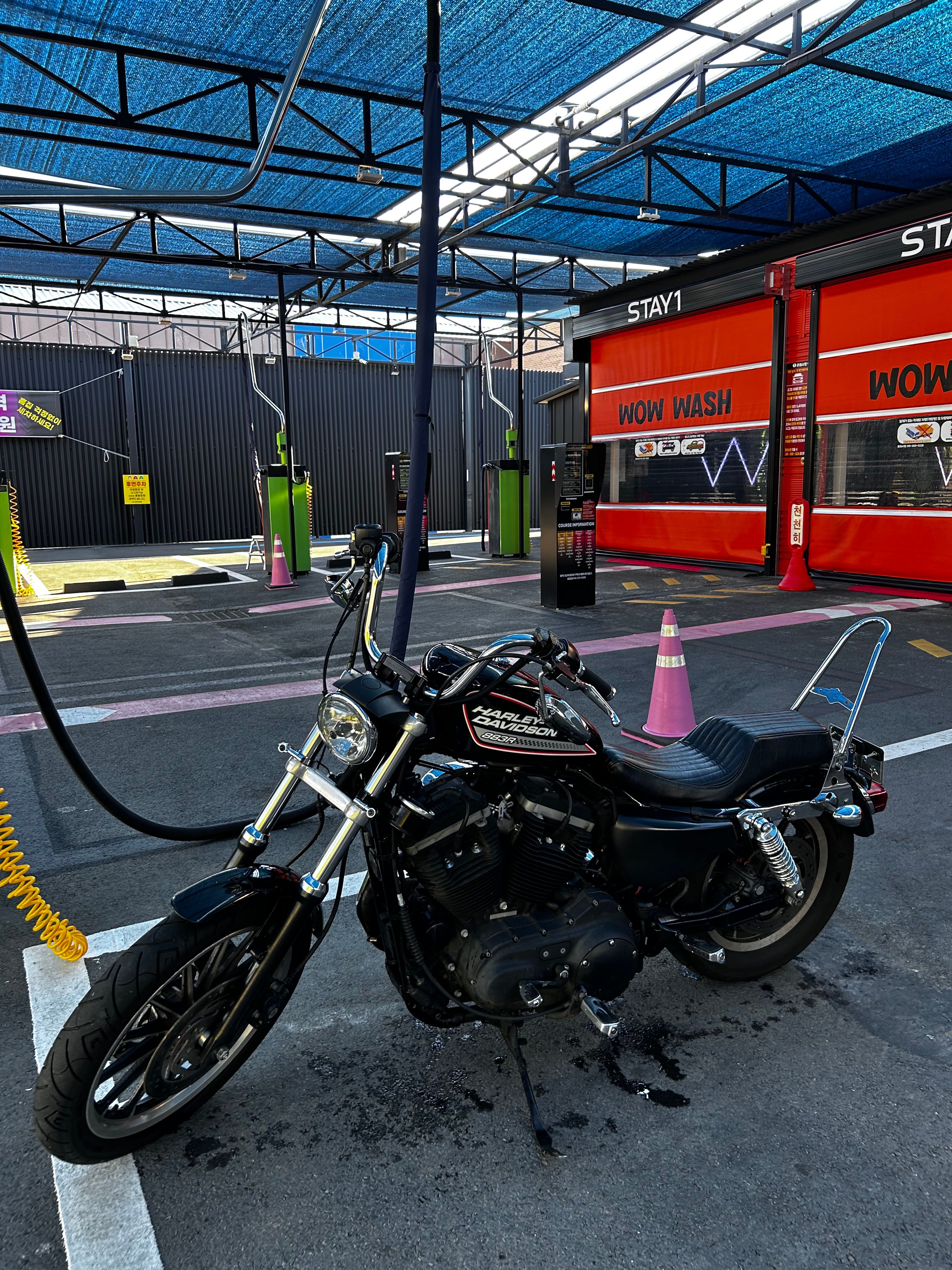 할리데이비슨 883 R thumb 2