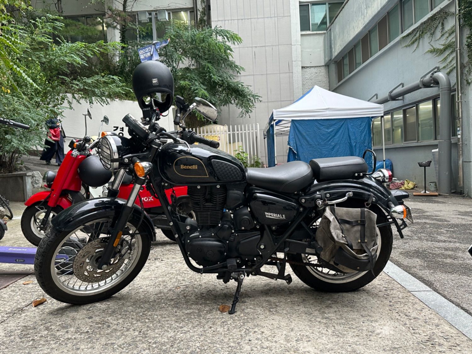 베넬리 임페리알레 400 ABS main