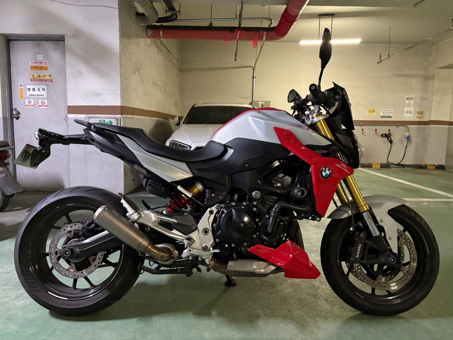 BMW F 900 R more