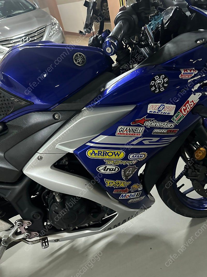 야마하 YZF R3 thumb 2