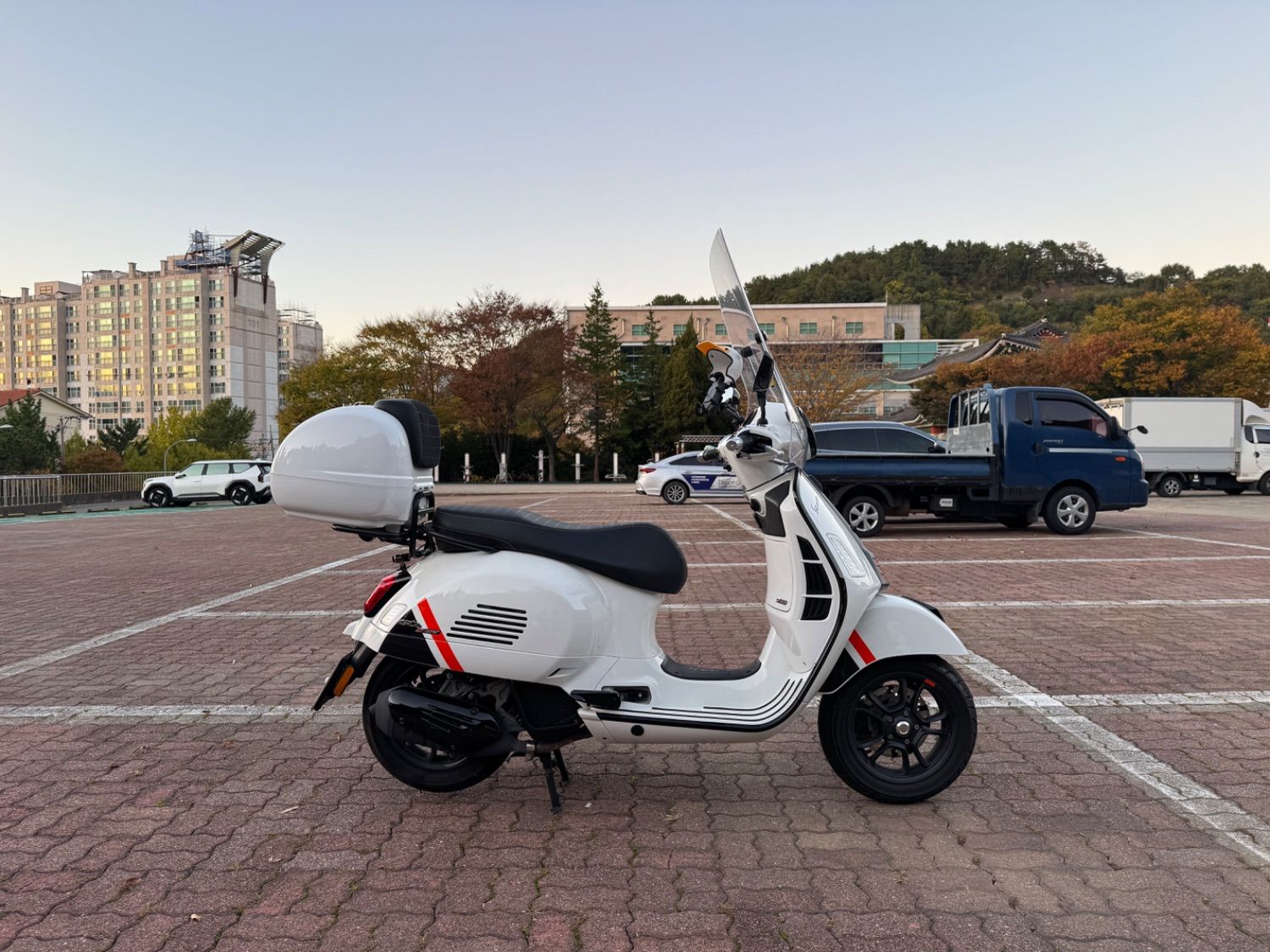 베스파 GTS 125 HPE thumb 2