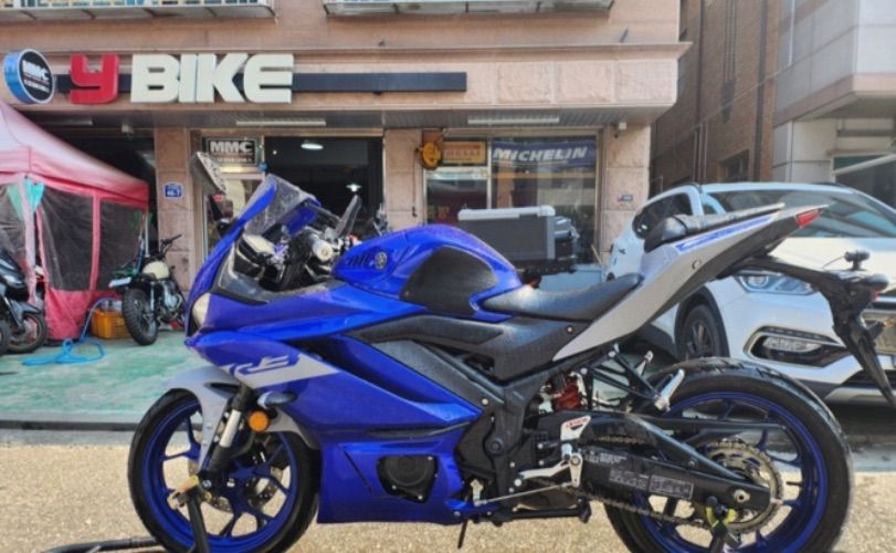야마하 YZF R3 thumb 2