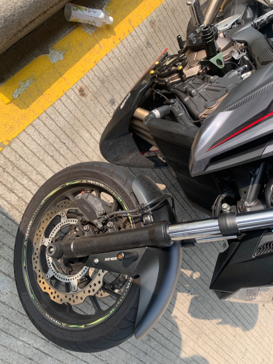 혼다 CB 650 F 2018 실버 사진 3