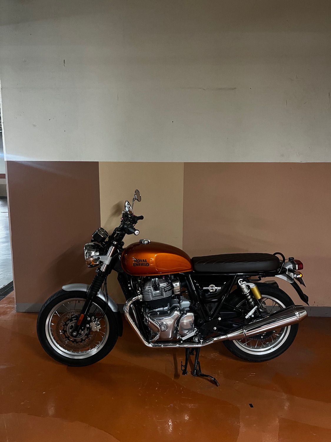 로얄엔필드 인터셉터 650 thumb 2