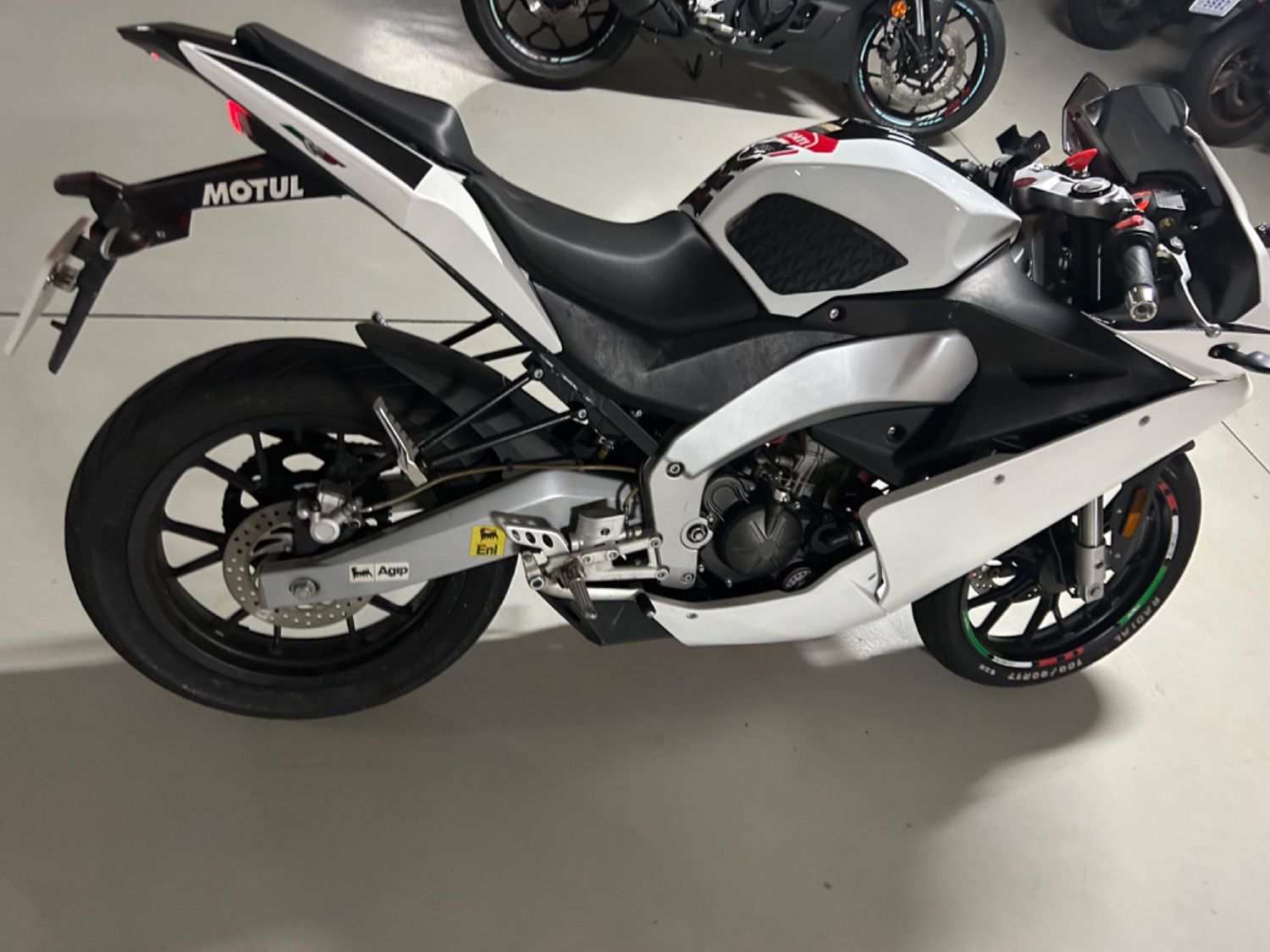 아프릴리아 RS4 125 thumb 2