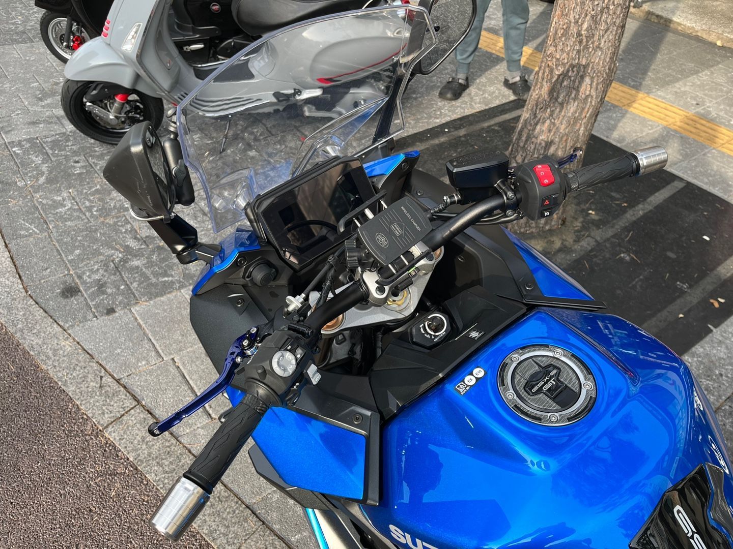 스즈키 GSX S 1000 GT more